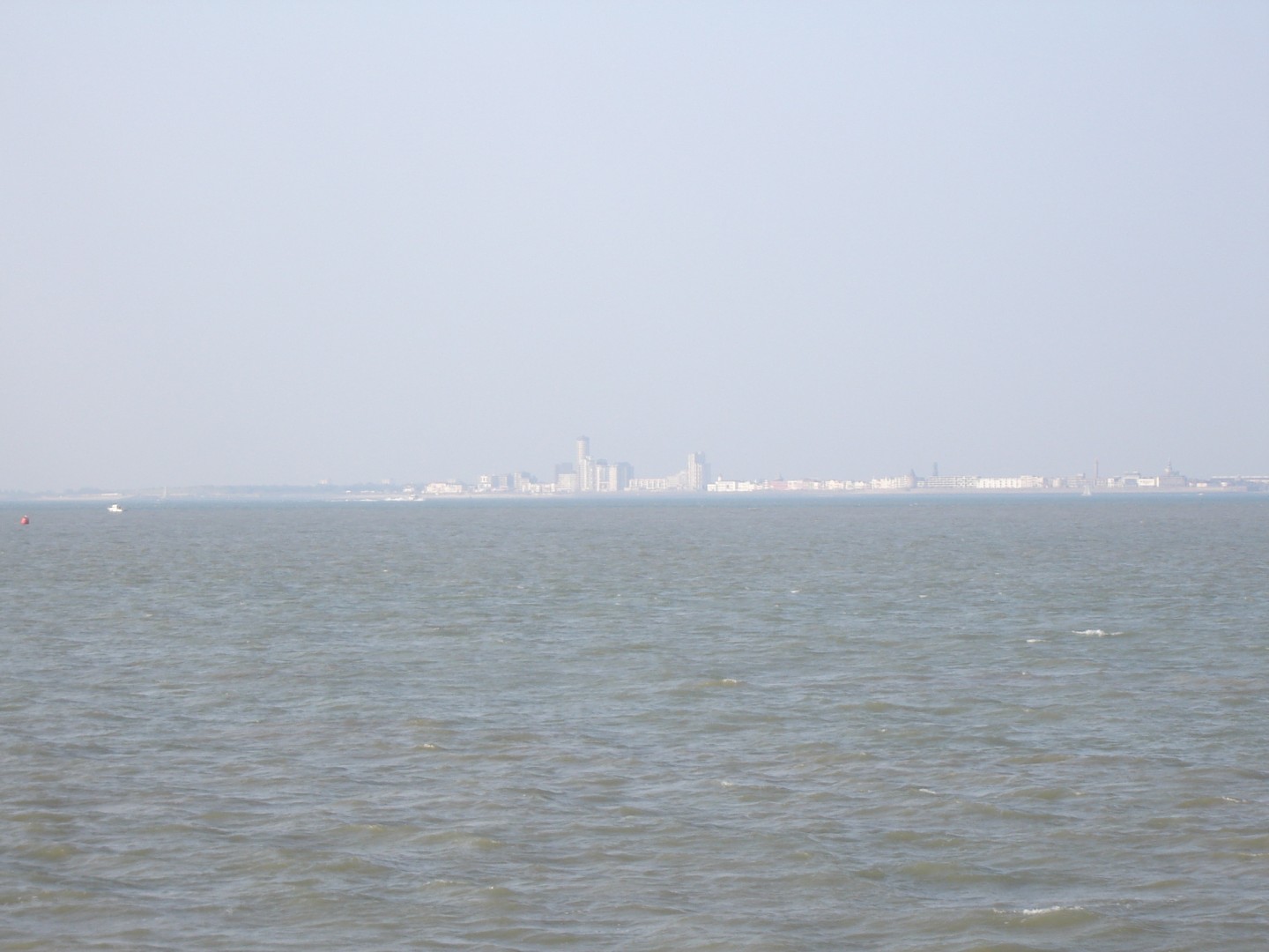 Uitzicht vanaf Breskens over de Westerschelde naar Vlissingen